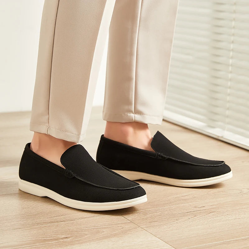 Elegantes mocasines de ante