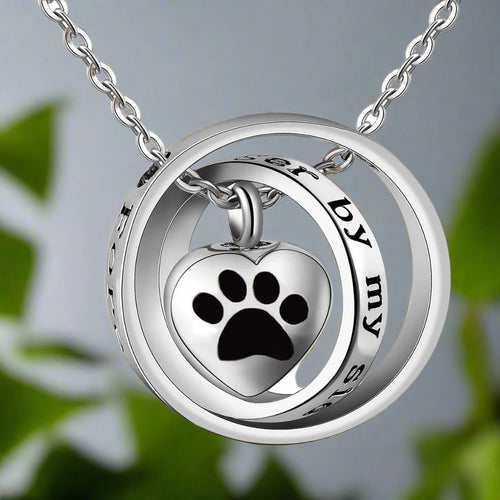 "Ya No A Mi Lado, Siempre En Mi Corazón" – Collar de Urna de Acero Inoxidable con Huella