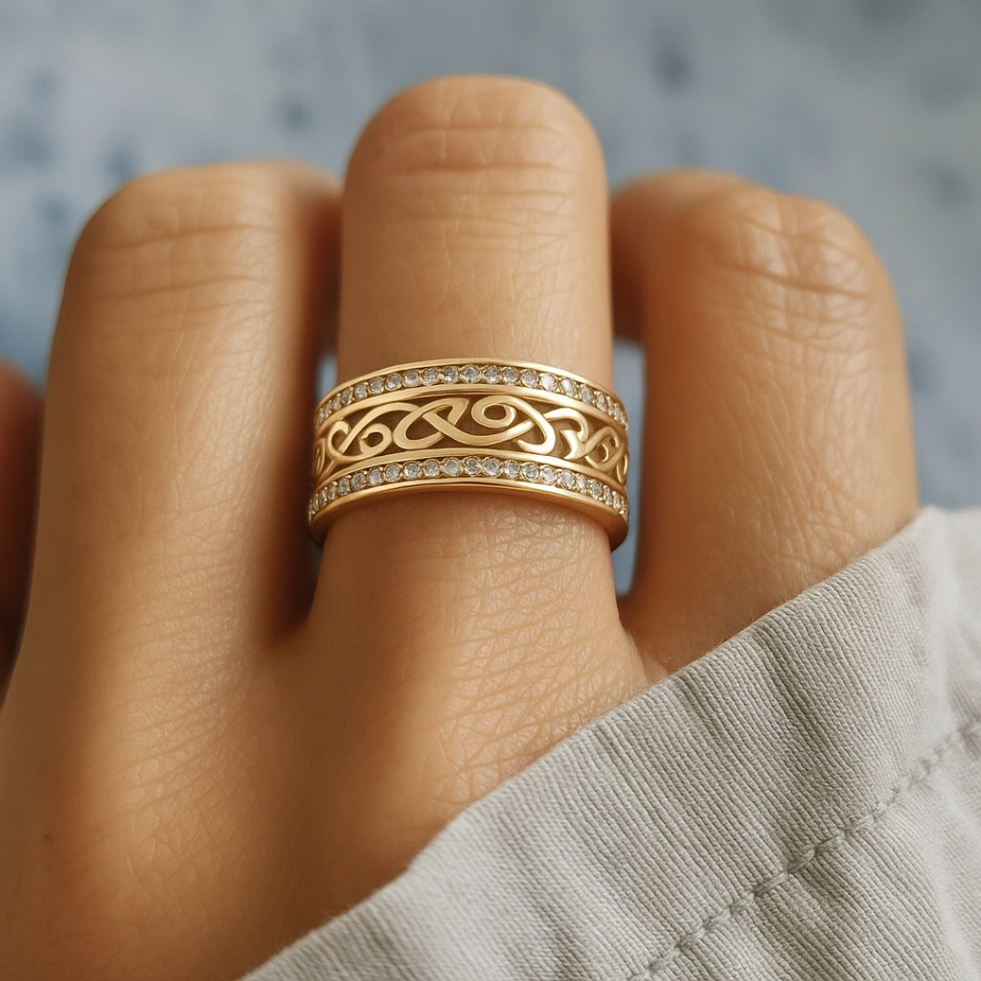 María| Anillo de Oro Brillante Hueco
